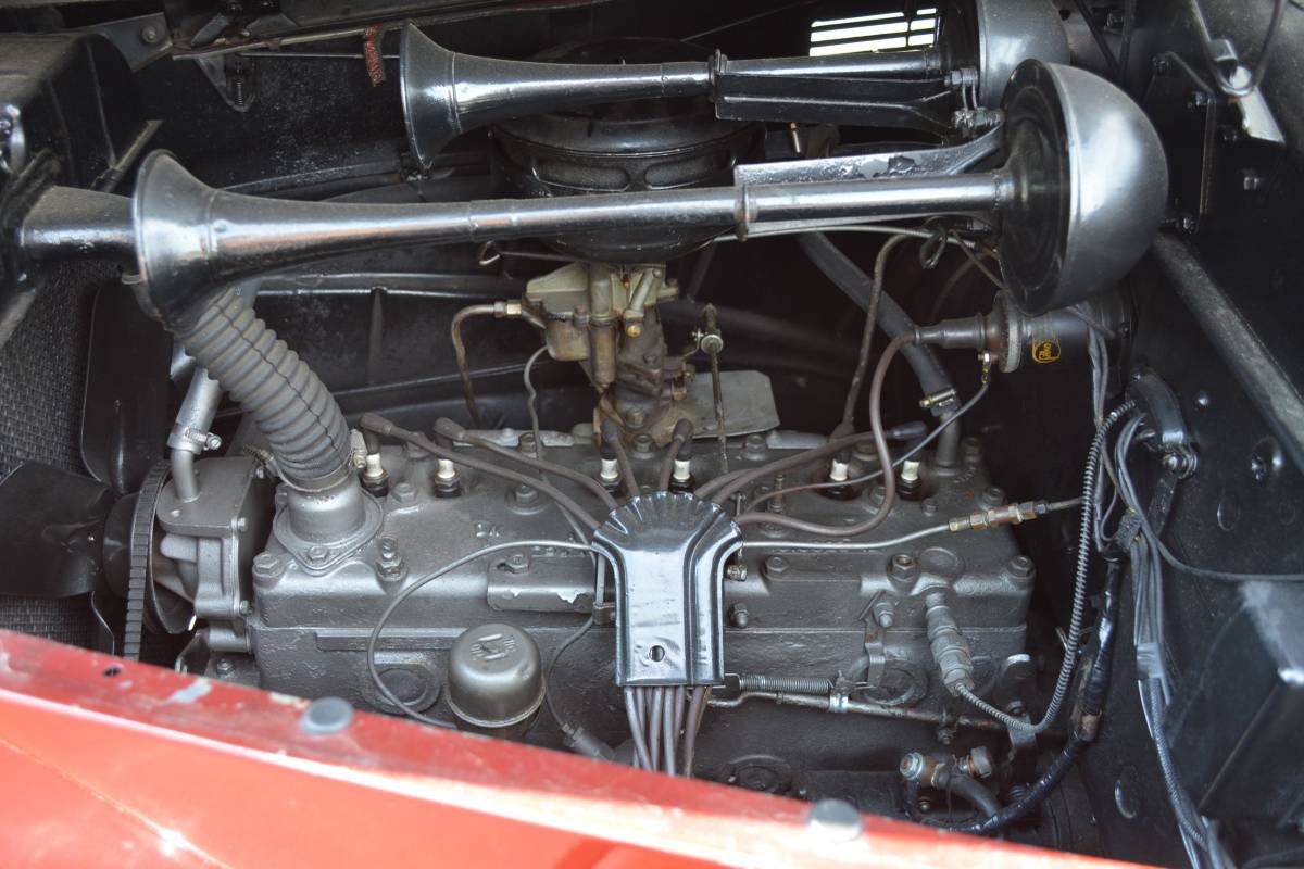 Plymouth-p8-1939-red-11