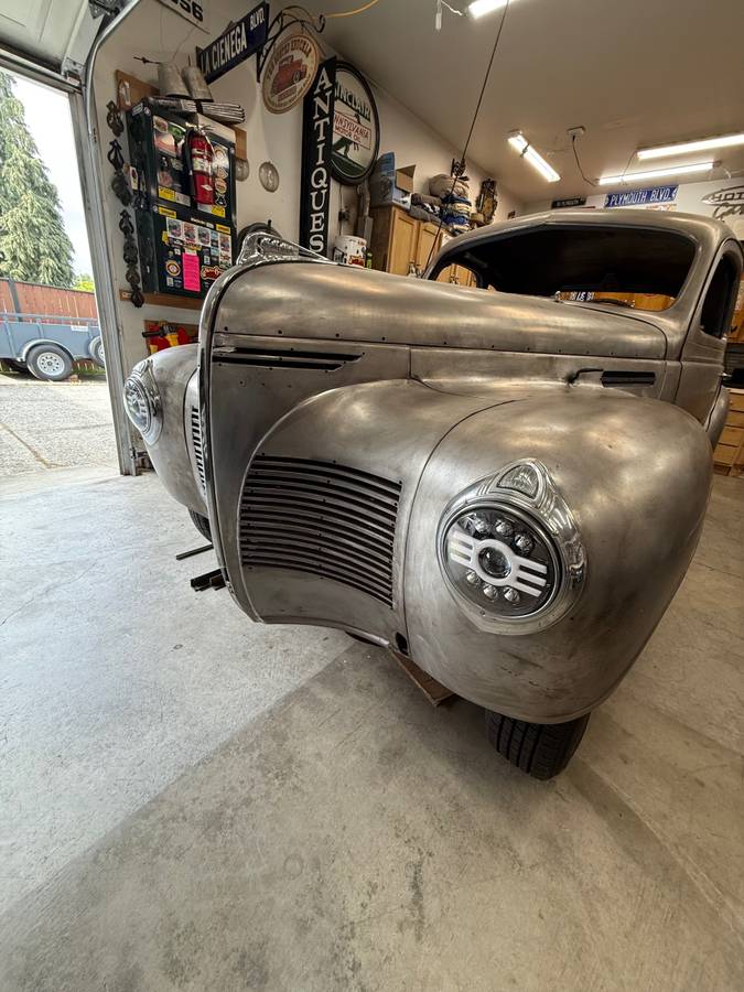 Plymouth-road-king-coupe-1940-grey-10