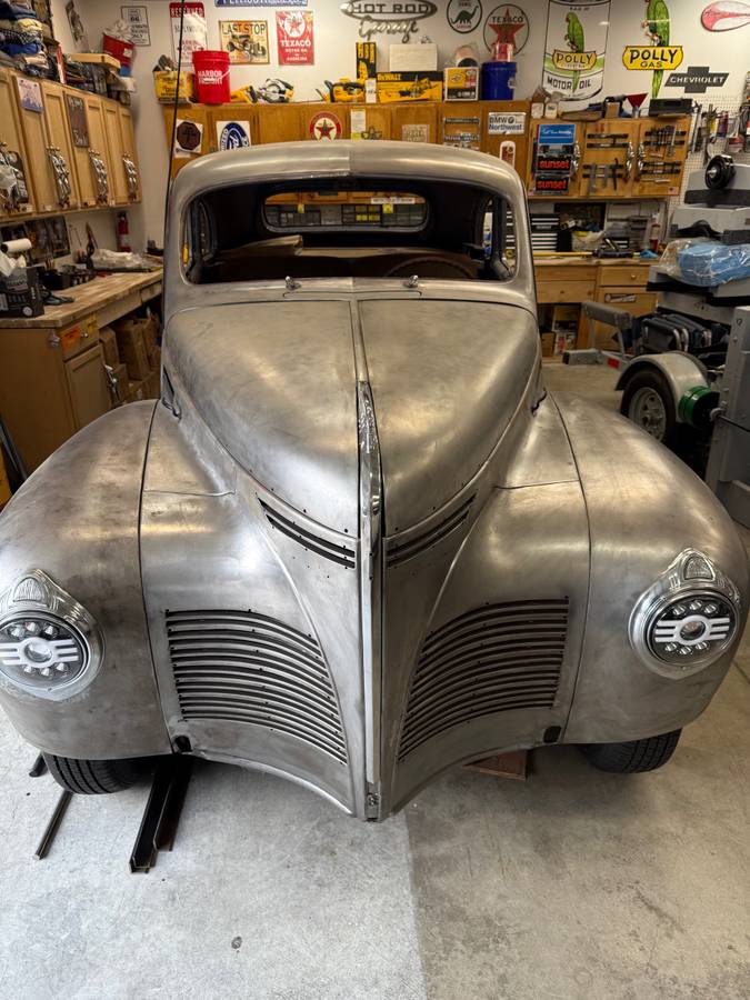 Plymouth-road-king-coupe-1940-grey-13