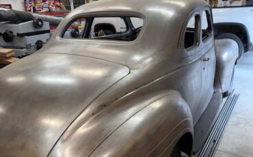 Plymouth-road-king-coupe-1940-grey-14