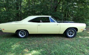 Plymouth-road-runner-1969-4