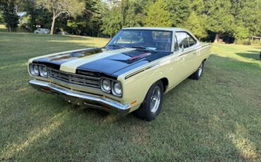 Plymouth-road-runner-1969-yellow-10