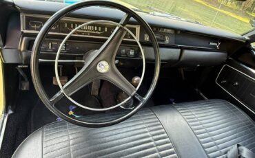 Plymouth-road-runner-1969-yellow-3