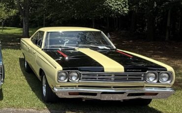 Plymouth-road-runner-1969-yellow