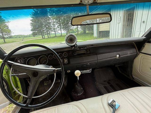 Plymouth-road-runner-1970-green-2