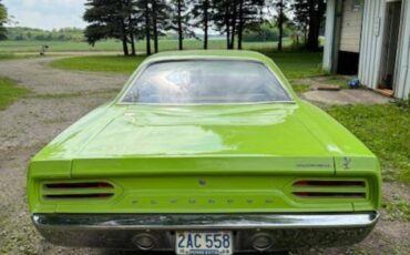 Plymouth-road-runner-1970-green-3