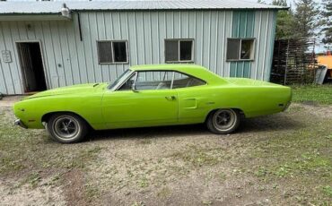 Plymouth-road-runner-1970-green