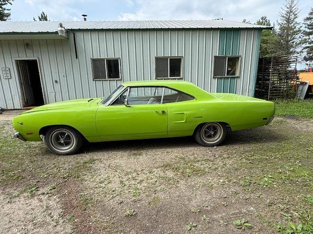 Plymouth-road-runner-1970-green