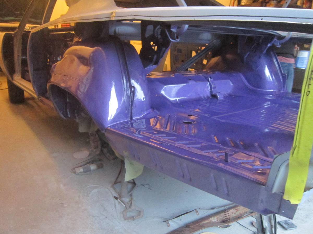 Plymouth-road-runner-1970-purple-10