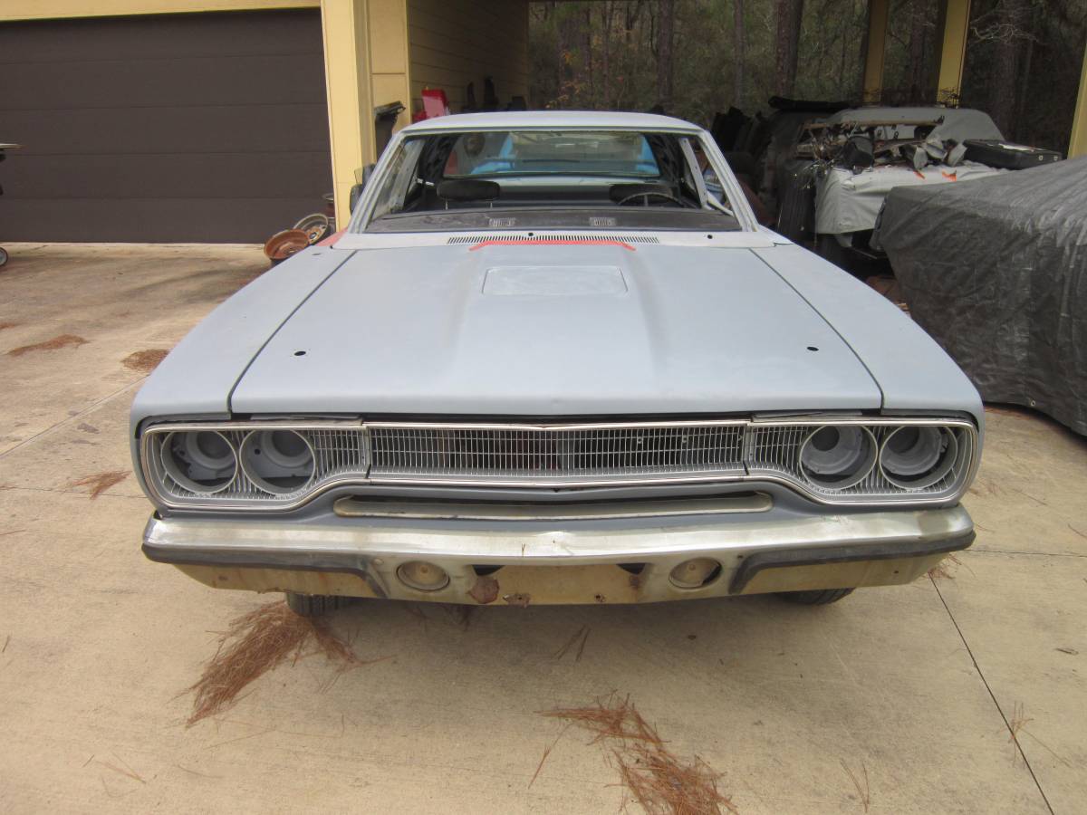 Plymouth-road-runner-1970-purple-20