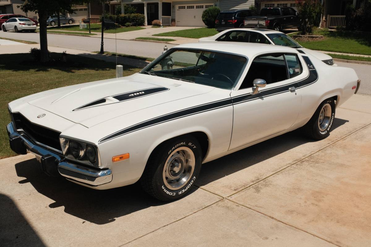 Plymouth-road-runner-1973-white-20