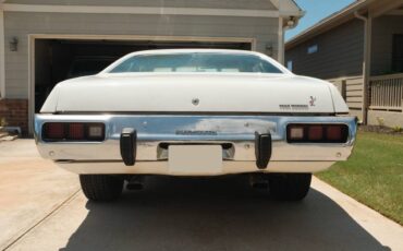Plymouth-road-runner-1973-white-6