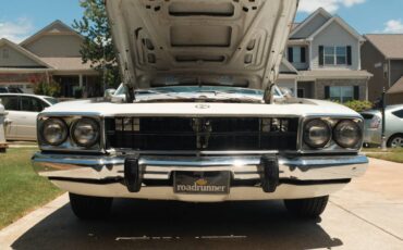 Plymouth-road-runner-1973-white-7