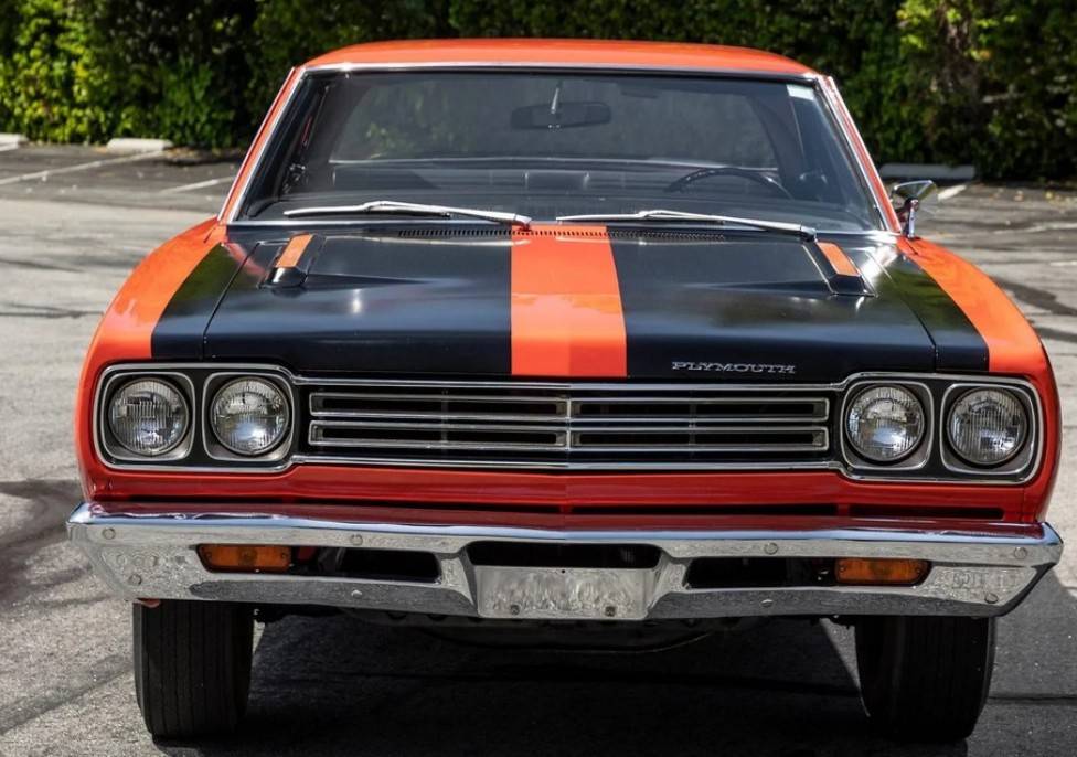 Plymouth-road-runner-hemi-1969-3