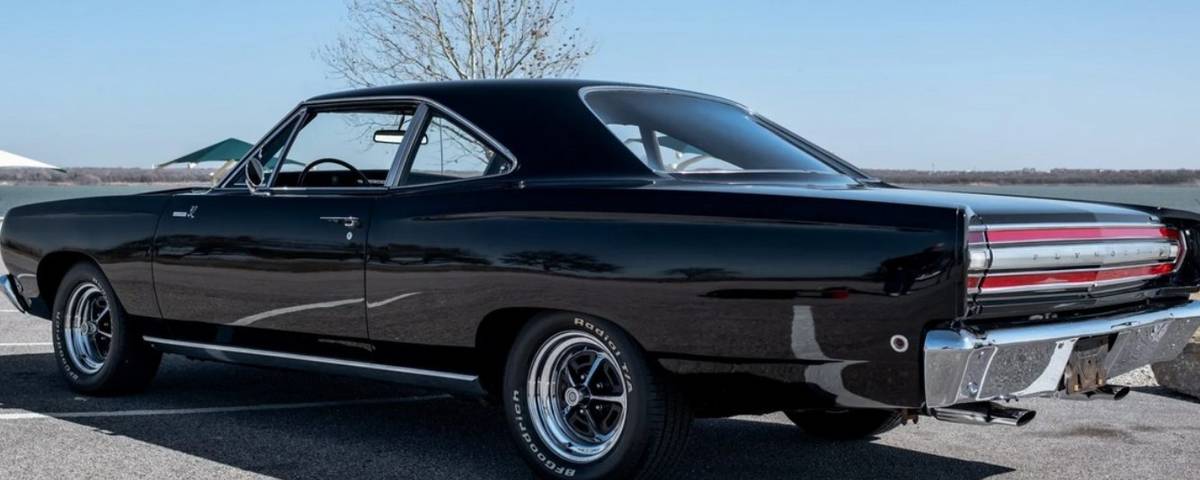 Plymouth-roadrunner-1968-3