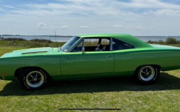 Plymouth-roadrunner-1969-1