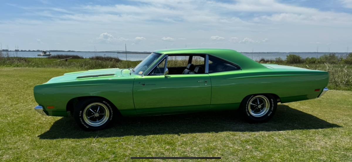 Plymouth-roadrunner-1969-1