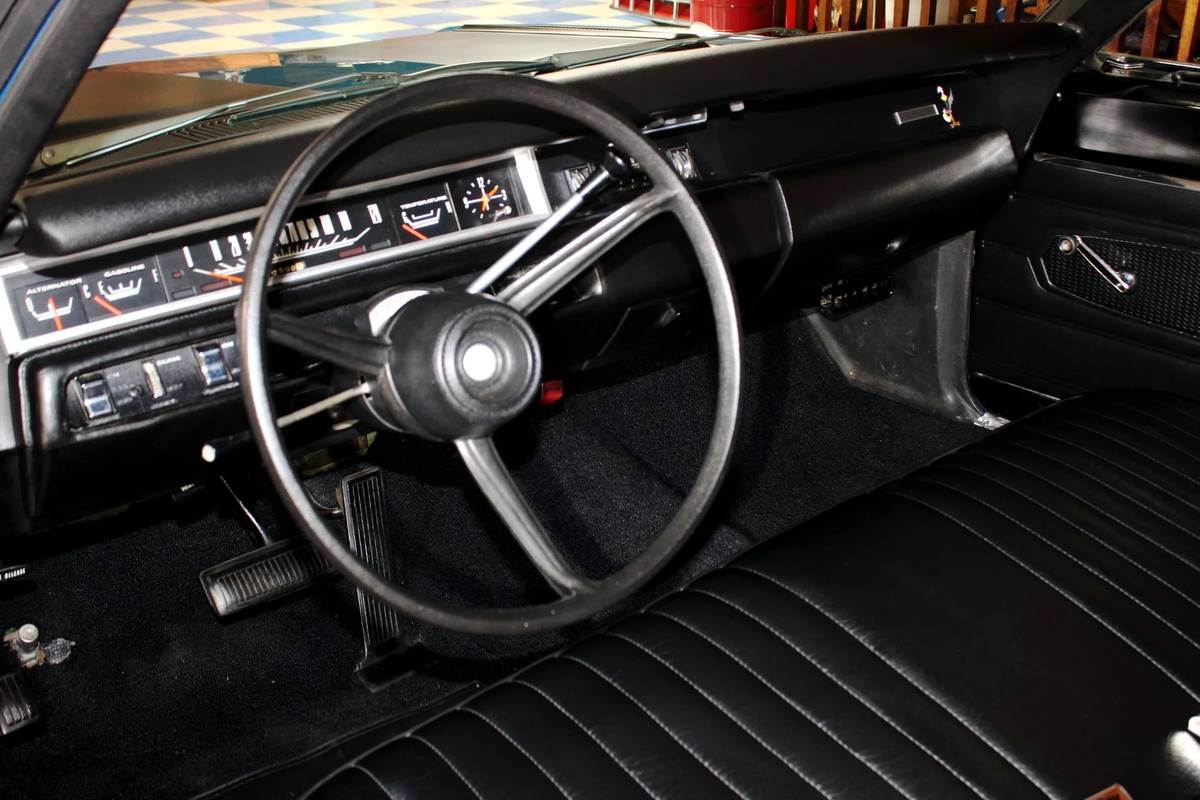 Plymouth-roadrunner-1969-17