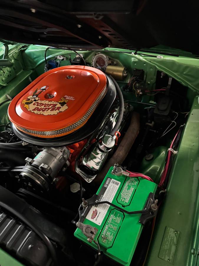 Plymouth-roadrunner-1969-2
