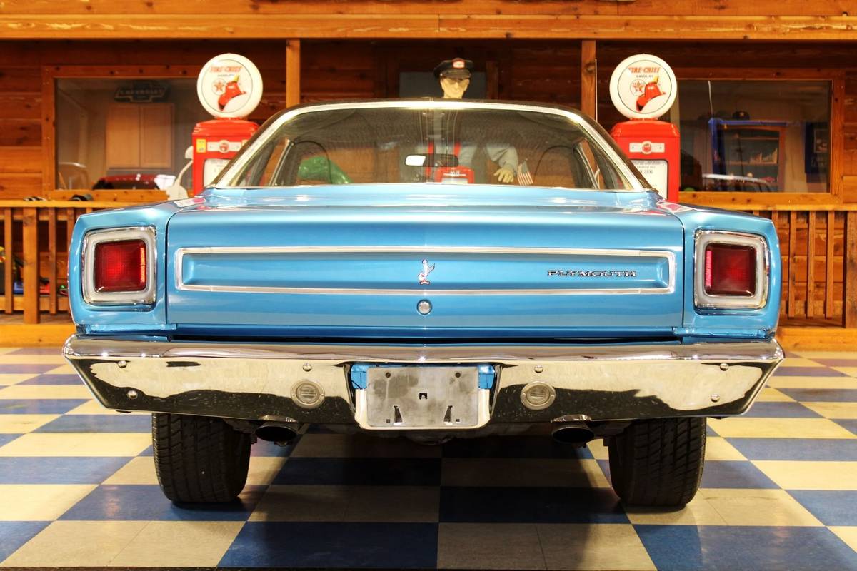 Plymouth-roadrunner-1969-3