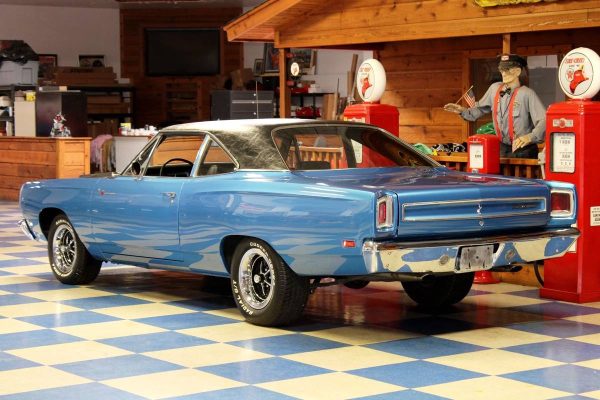 Plymouth-roadrunner-1969-8
