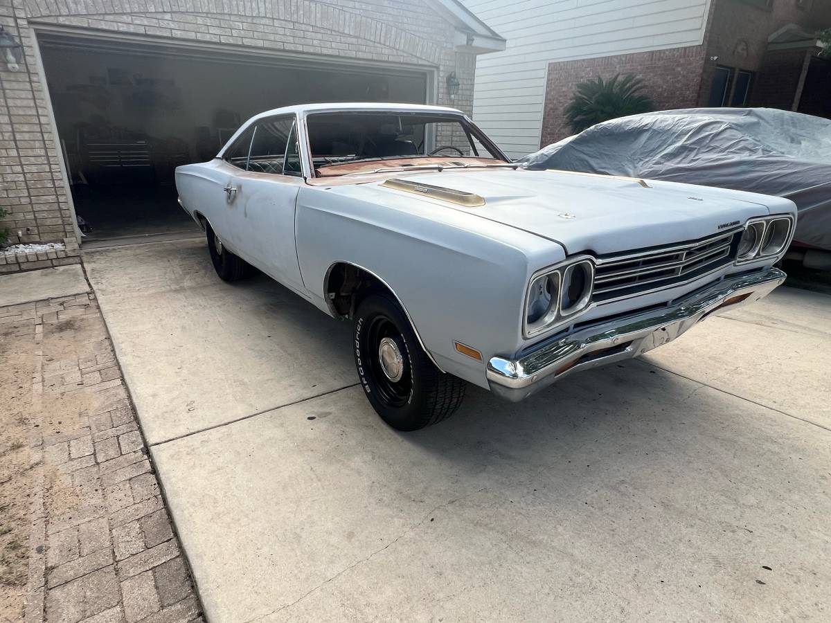 Plymouth-roadrunner-1969-brown-5