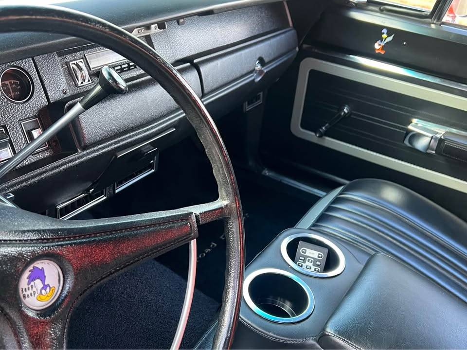 Plymouth-roadrunner-1970-12