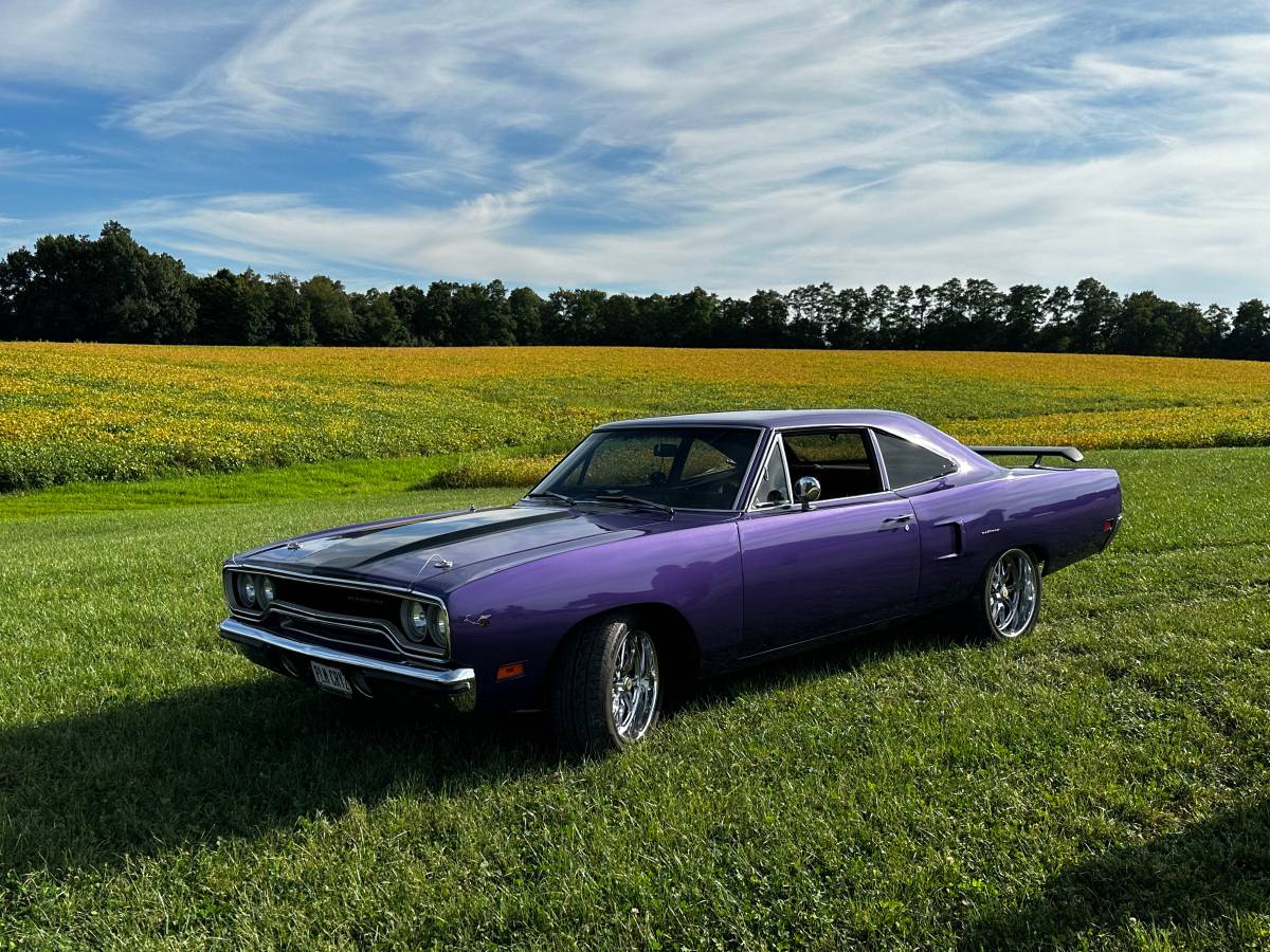 Plymouth-roadrunner-1970-purple-1