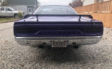 Plymouth-roadrunner-1970-purple-12