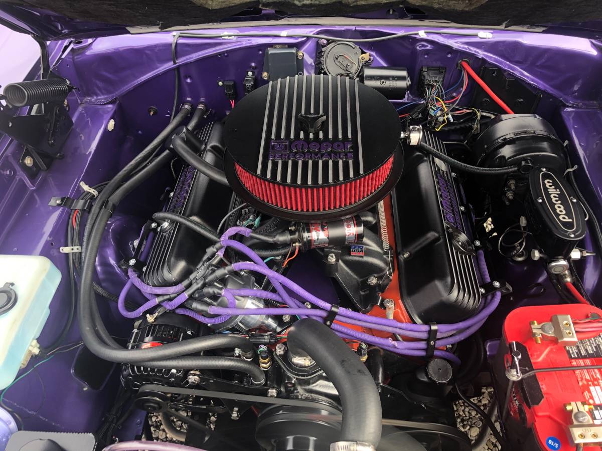 Plymouth-roadrunner-1970-purple-13