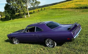 Plymouth-roadrunner-1970-purple-2