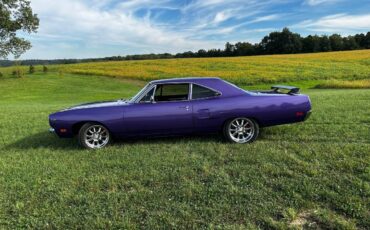 Plymouth-roadrunner-1970-purple-3