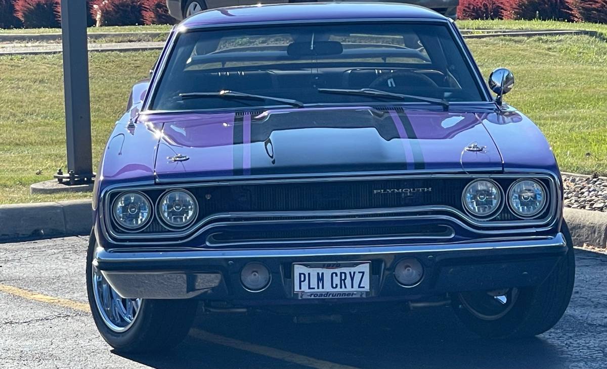 Plymouth-roadrunner-1970-purple-8