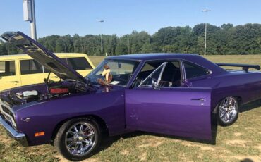 Plymouth-roadrunner-1970-purple-9