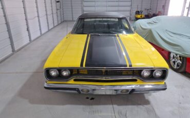Plymouth-roadrunner-1970-yellow