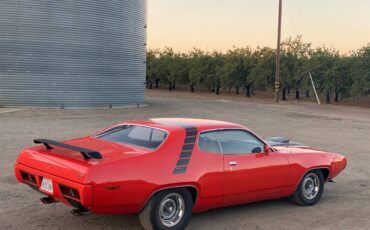 Plymouth-roadrunner-1971-orange-2
