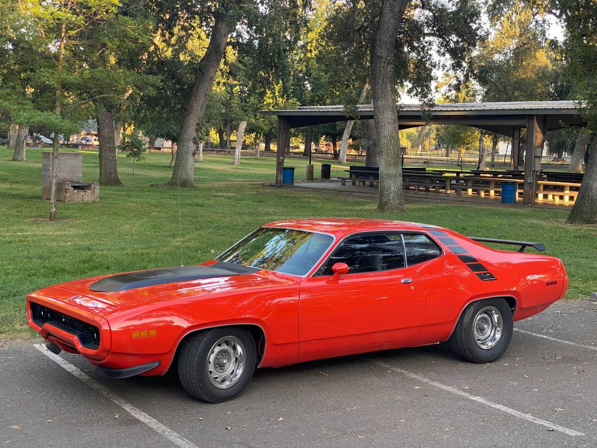 Plymouth-roadrunner-1971-orange-9