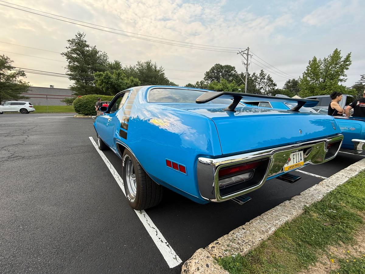 Plymouth-roadrunner-1972-blue-1