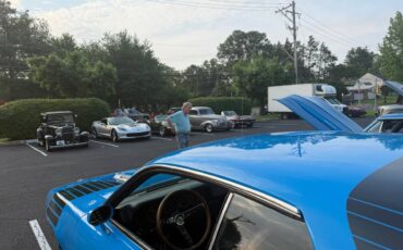 Plymouth-roadrunner-1972-blue-2