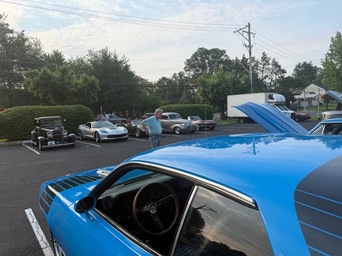 Plymouth-roadrunner-1972-blue-2