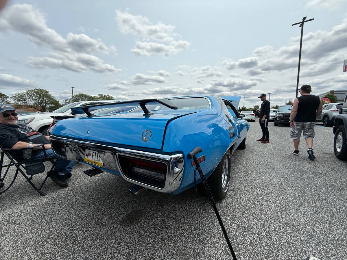 Plymouth-roadrunner-1972-blue-4