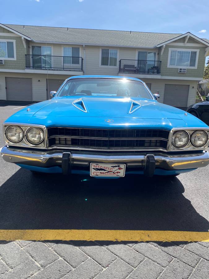 Plymouth-roadrunner-1973-blue-10