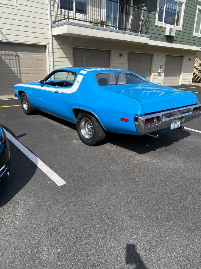 Plymouth-roadrunner-1973-blue-11