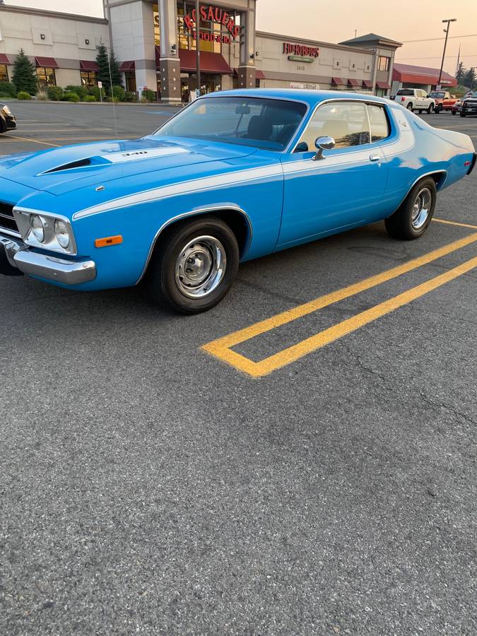 Plymouth-roadrunner-1973-blue-19
