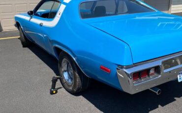 Plymouth-roadrunner-1973-blue