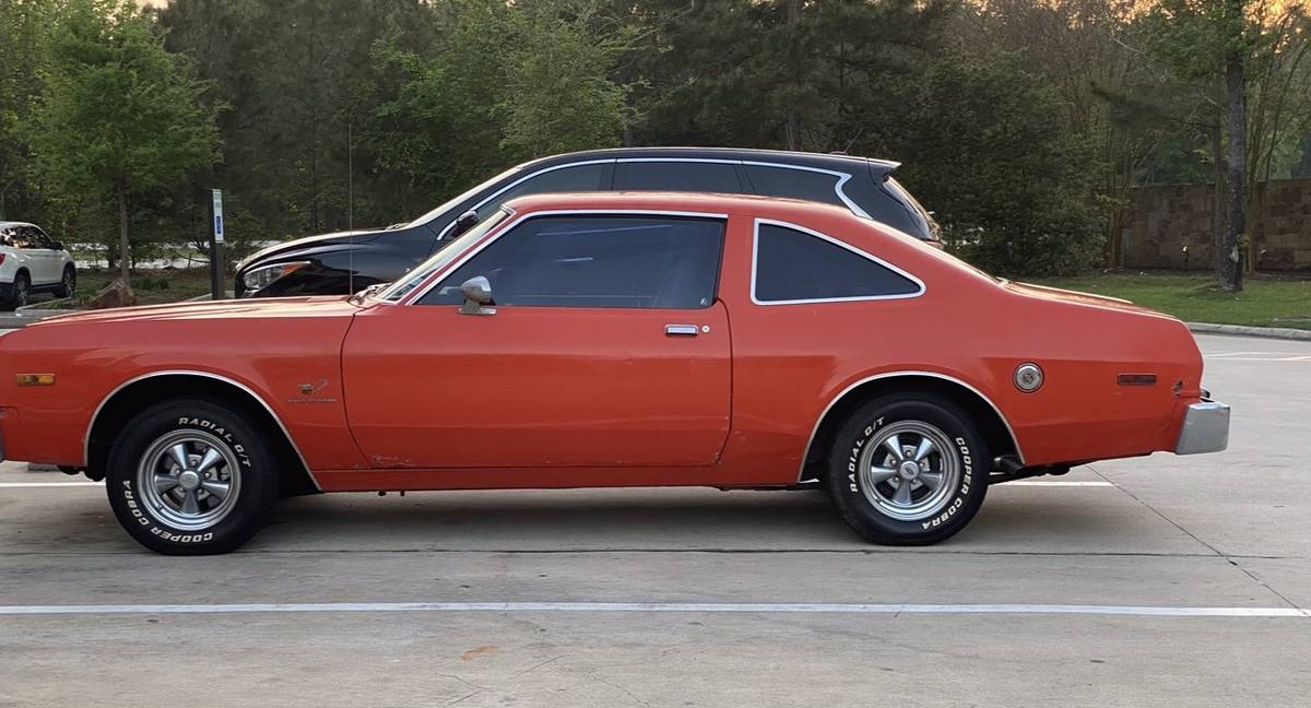 Plymouth-roadrunner-1977-5