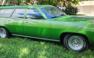 Plymouth-satellite-wagon-1972-green-2