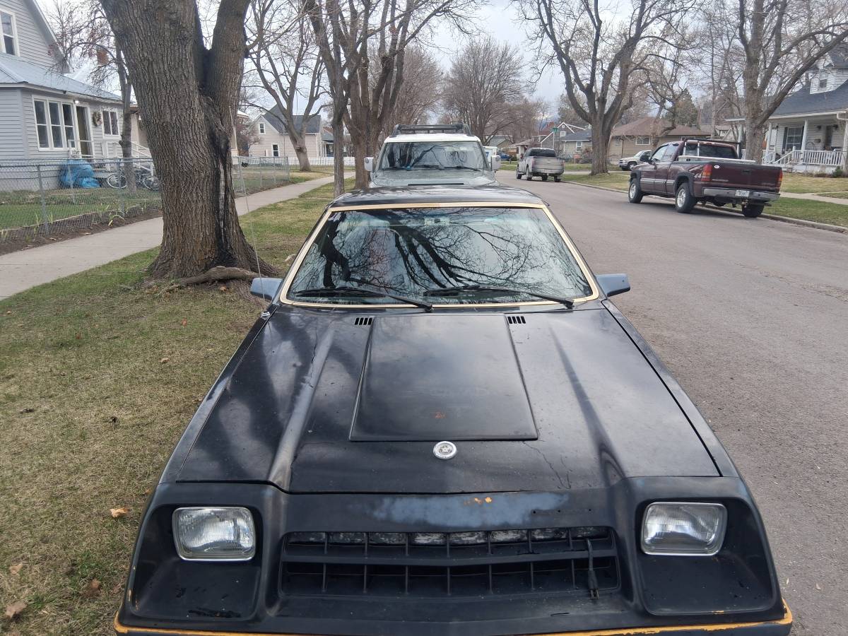 Plymouth-scamp-gt-1983-black-1