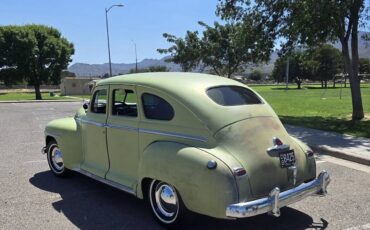 Plymouth-special-deluxe-1947-yellow-10