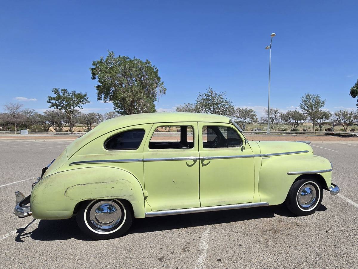 Plymouth-special-deluxe-1947-yellow-7